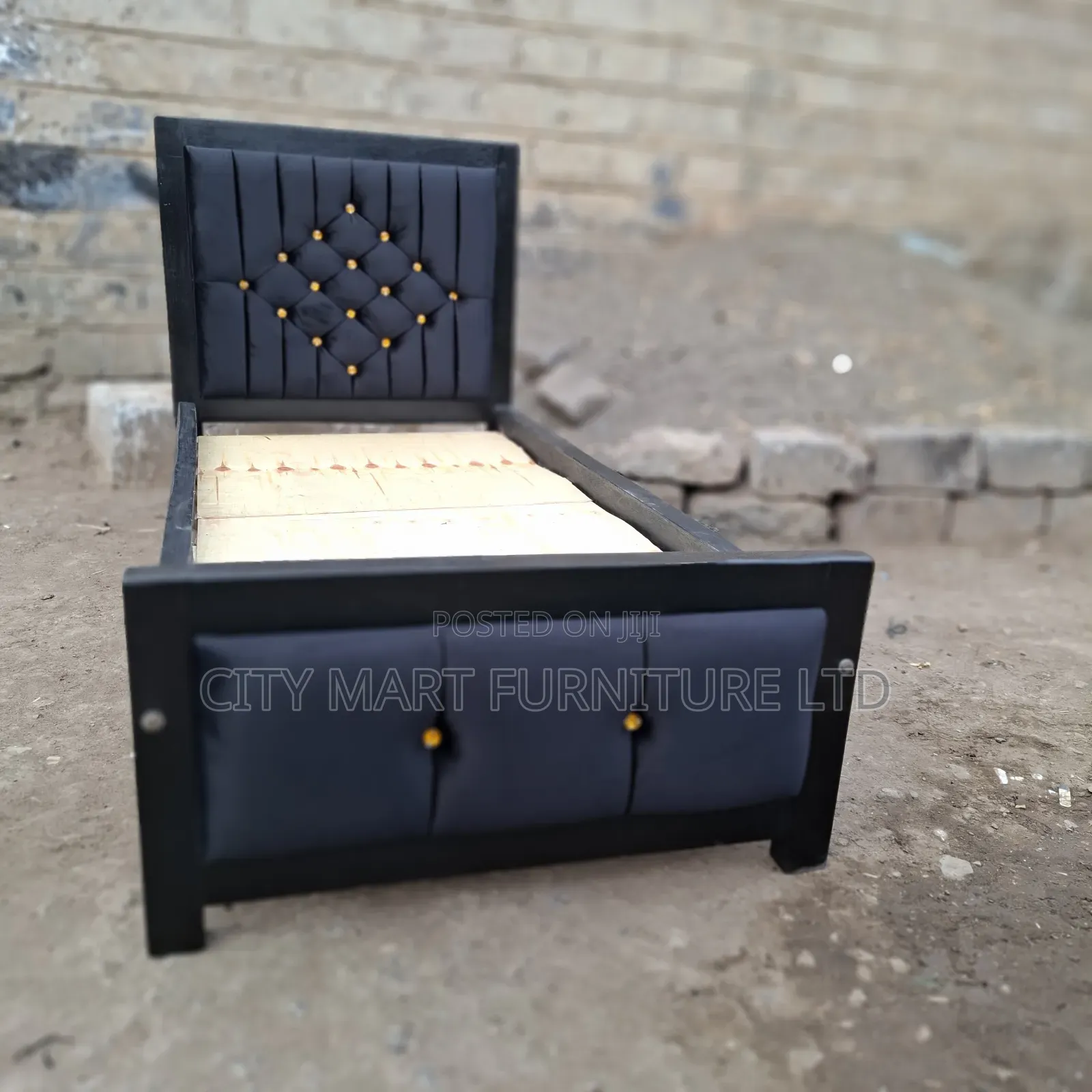 Sleek Modern Mocket Bed on Offer!!