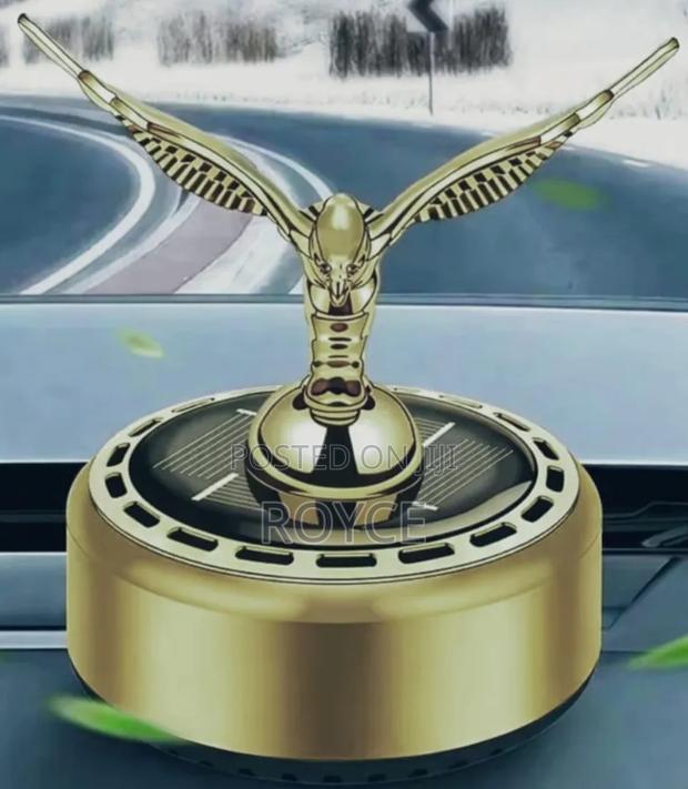 Automatic Rotating Solar Car Dashboard Air Freshener