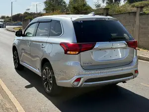 Mitsubishi Outlander 2018 Silver