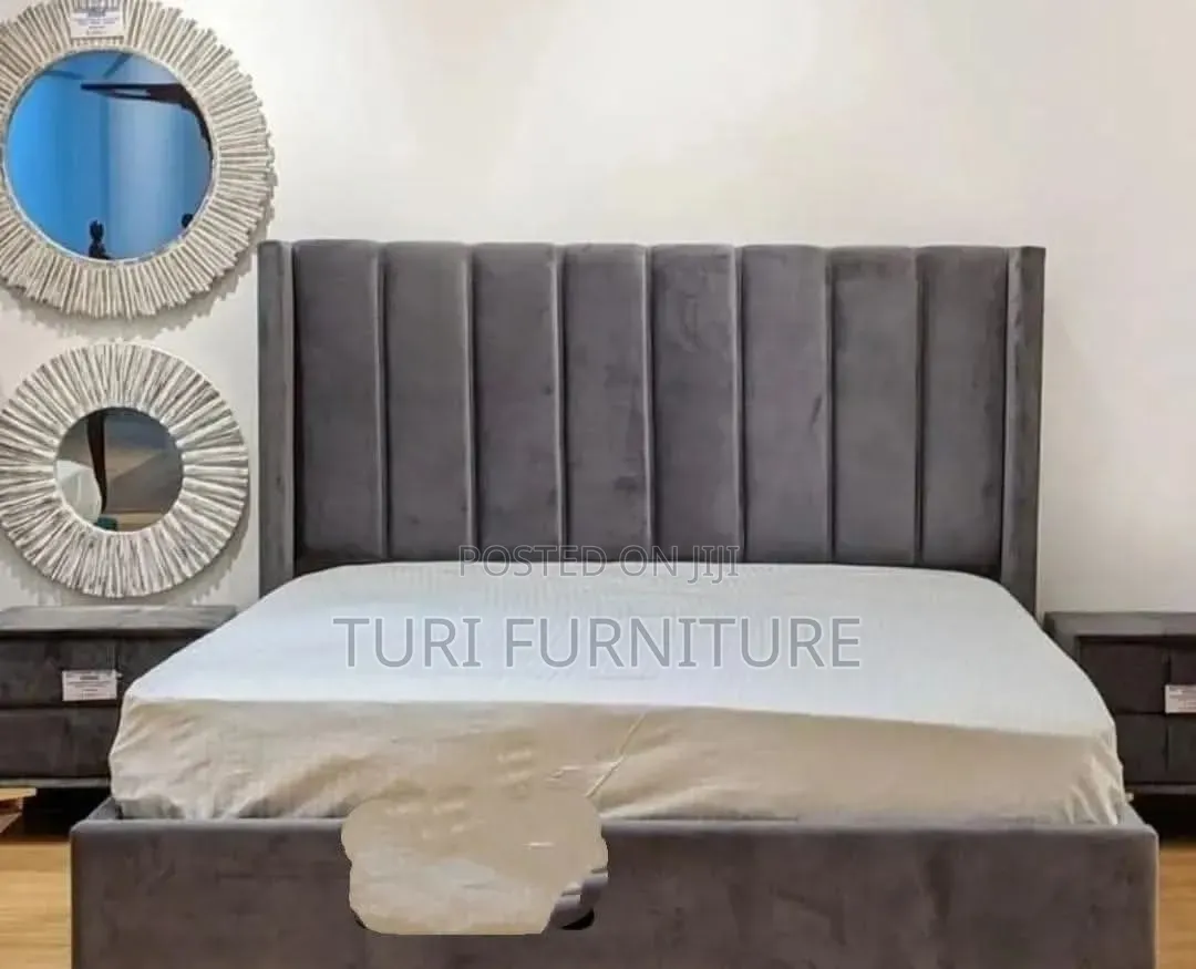 Bed Chesterfield 5by6 Bed
