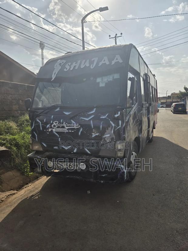 Hino Dutro 2014 Black - main view