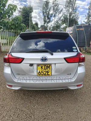 Toyota Corolla Fielder 2016 Silver