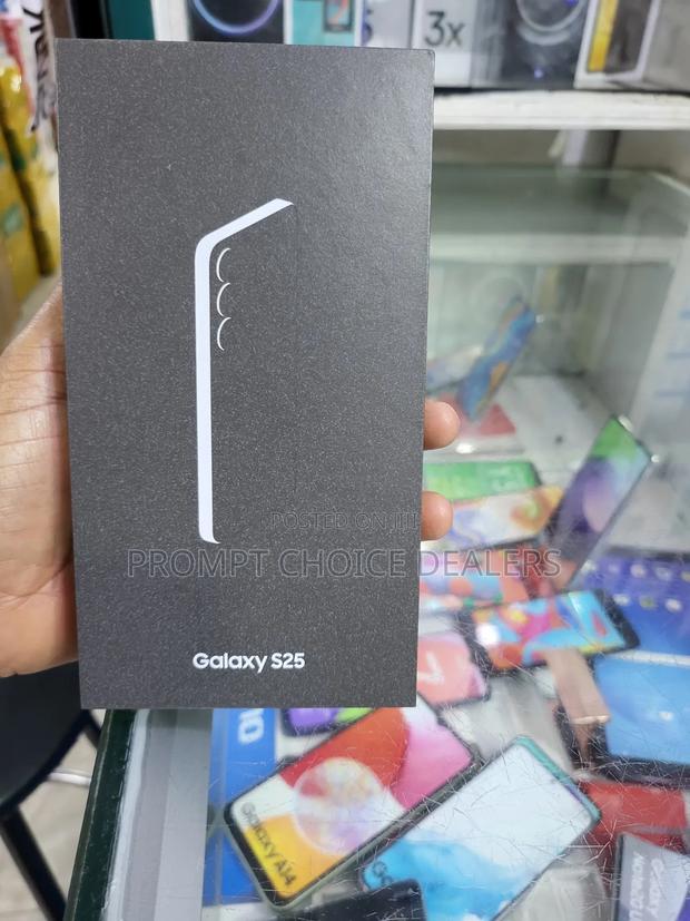 New Samsung Galaxy S25 128 GB Black - thumbnail 2