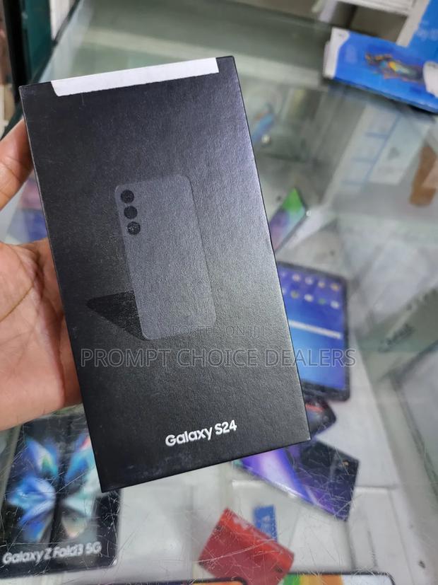 New Samsung Galaxy S24 128 GB Black - thumbnail 2