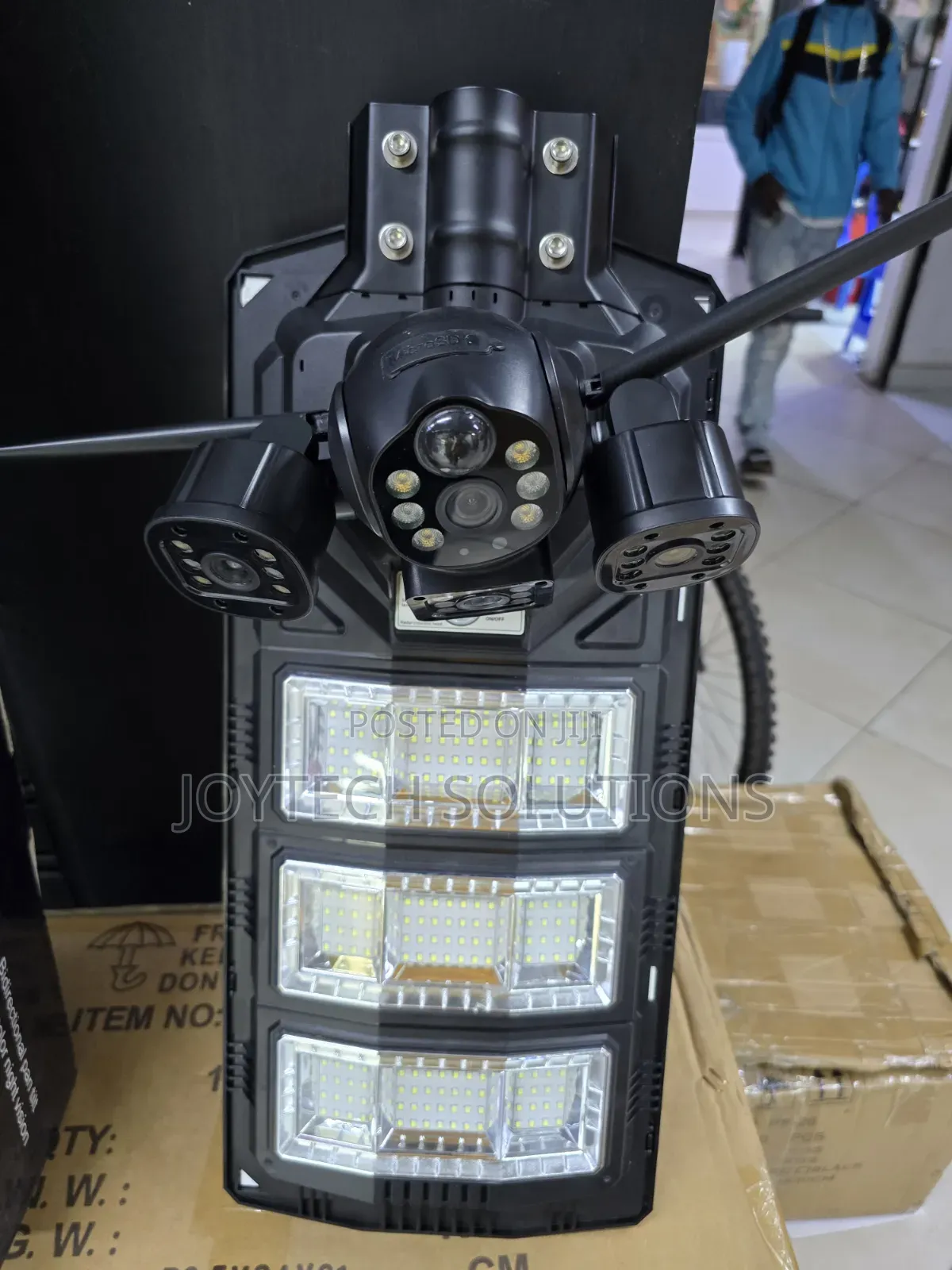 2-in-1 Ai Solar Camera and Lighting System