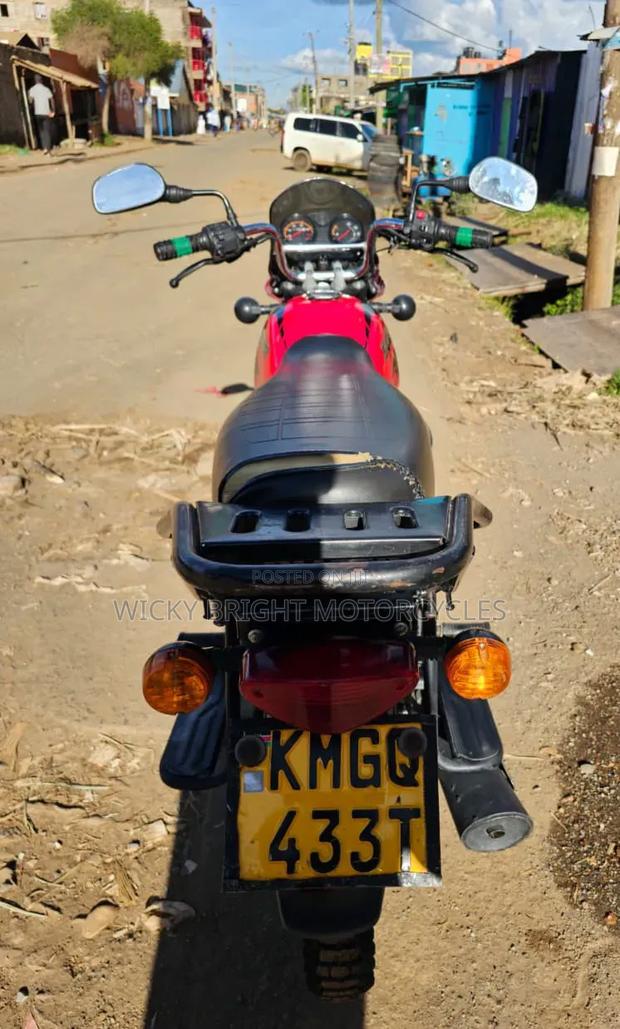 Bajaj Boxer 2025 Red