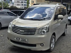 Toyota Noah 2.0 143hp FWD (8 Seater) 2012 Gold