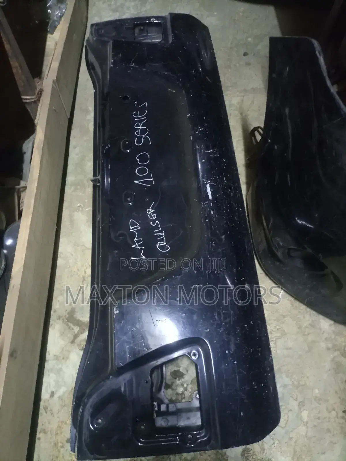 Lower Tailgate Landcruiser 100 Series
