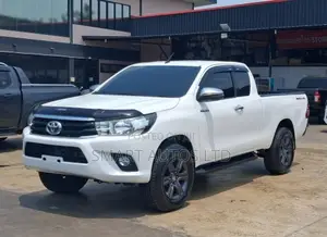 Toyota Hilux 2019 White