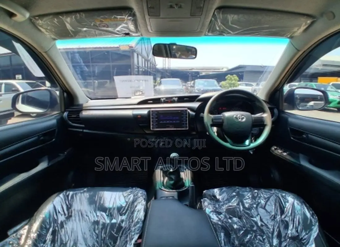 Toyota Hilux 2019 White