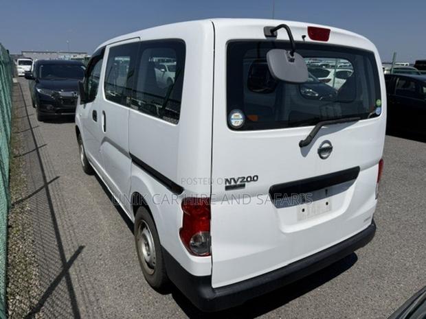 Nissan NV200 2019 - thumbnail 2