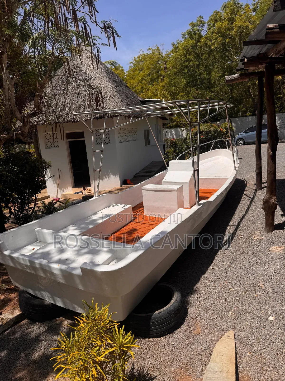 23ft Fiber Boat