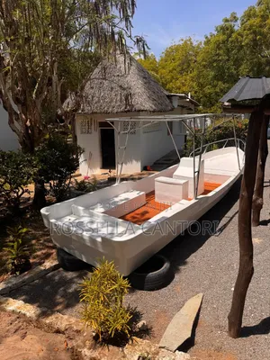 23ft Fiber Boat