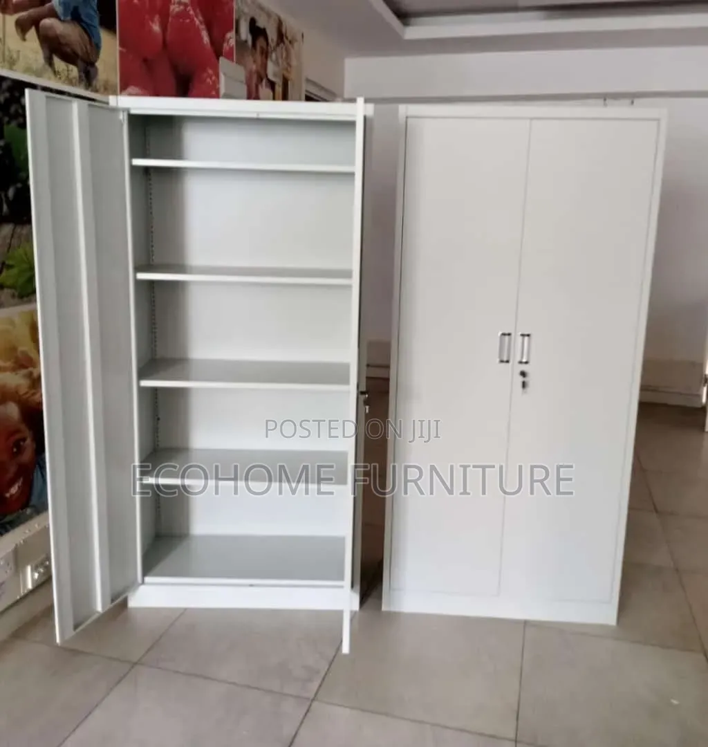 2 Door With Selves Modern Filling Gym Cabinet