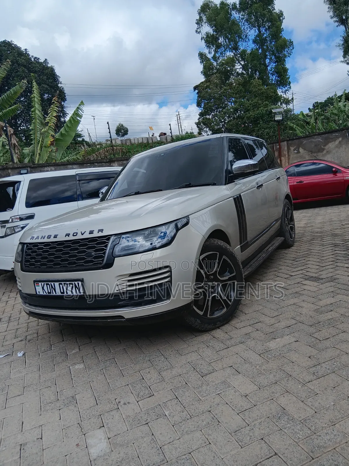Land Rover Range Rover Vogue 2012 Gold