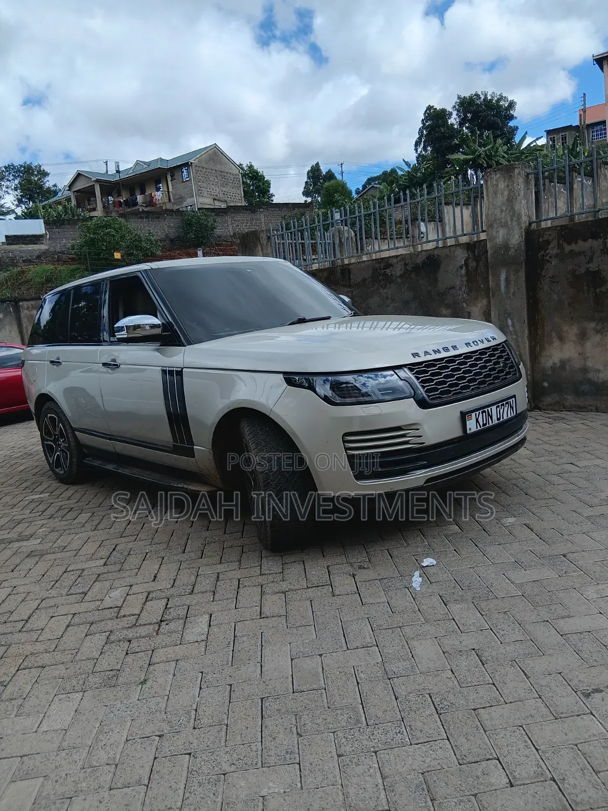 Land Rover Range Rover Vogue 2012 Gold