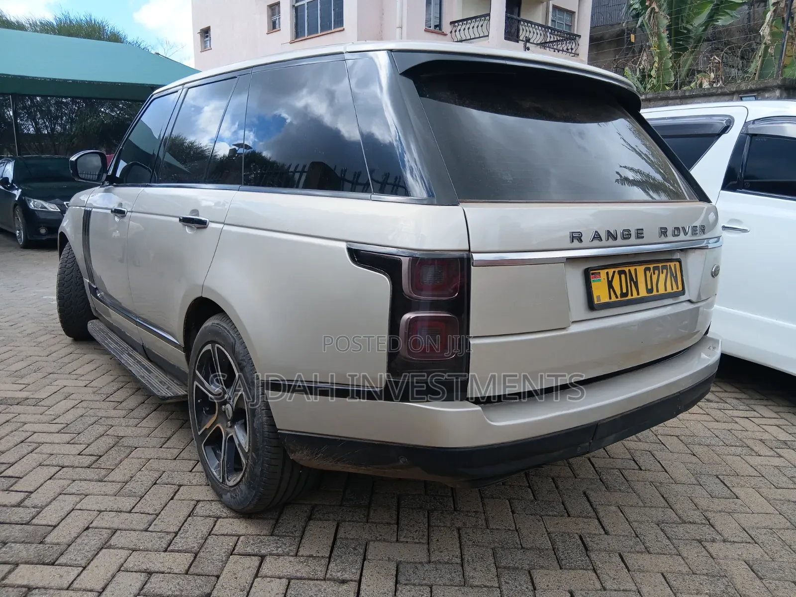Land Rover Range Rover Vogue 2012 Gold