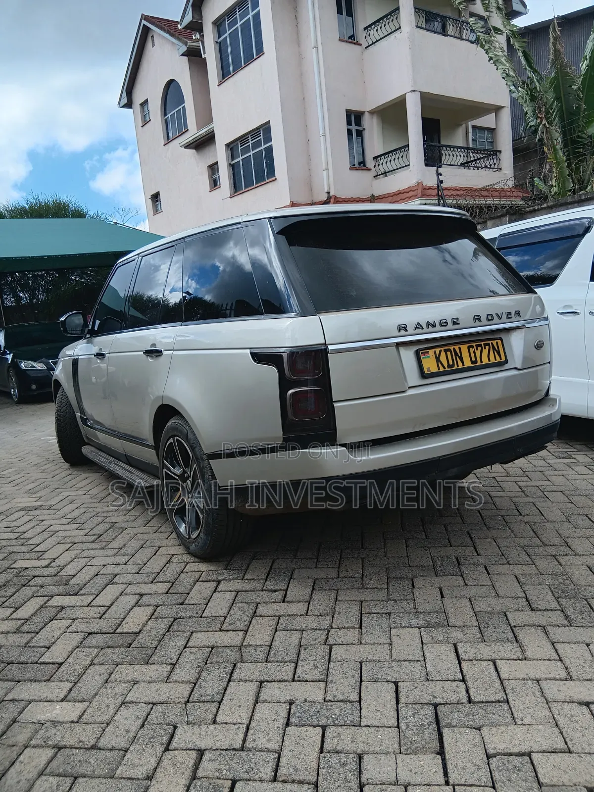 Land Rover Range Rover Vogue 2012 Gold