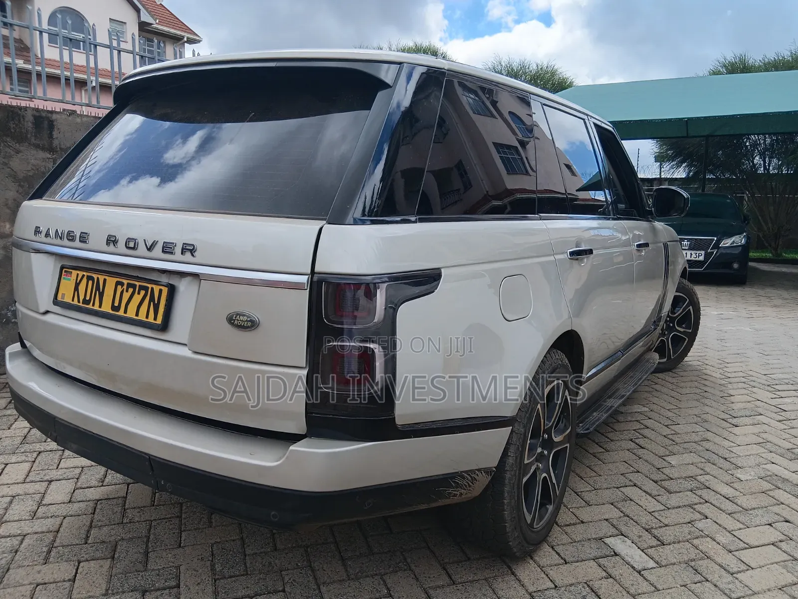 Land Rover Range Rover Vogue 2012 Gold