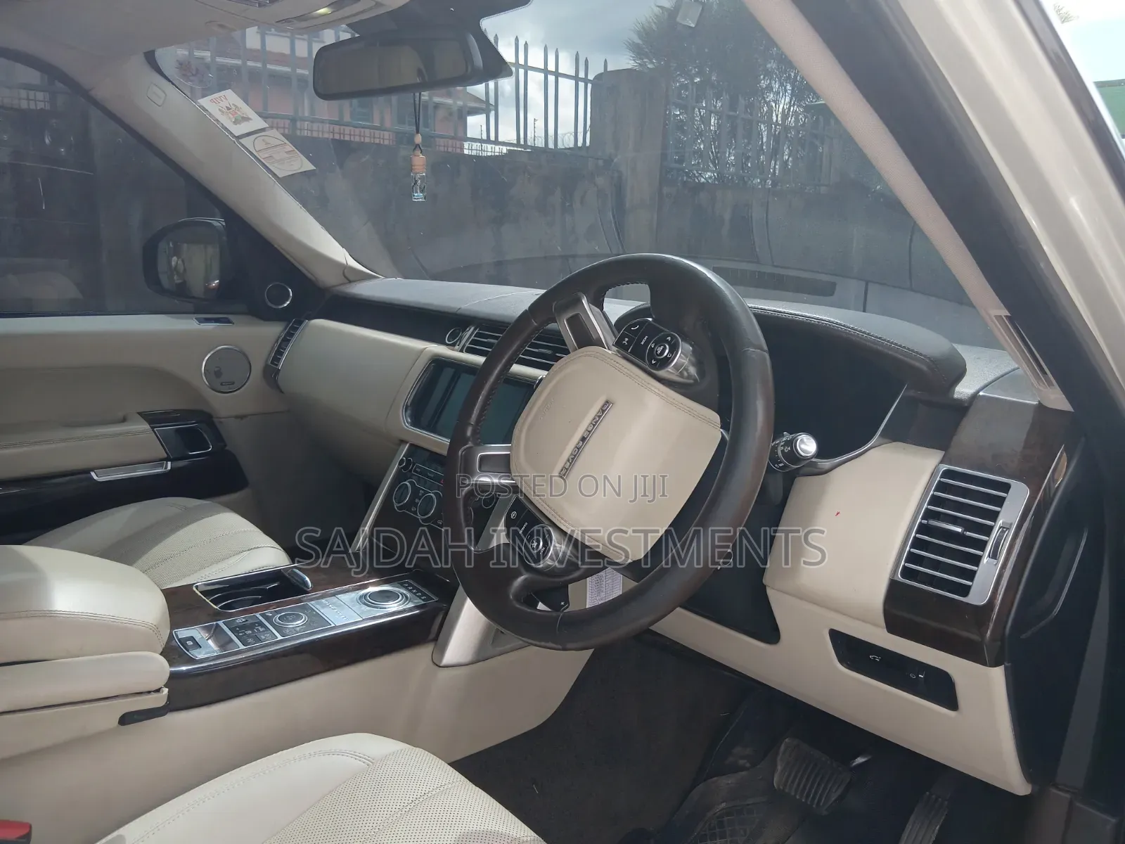 Land Rover Range Rover Vogue 2012 Gold