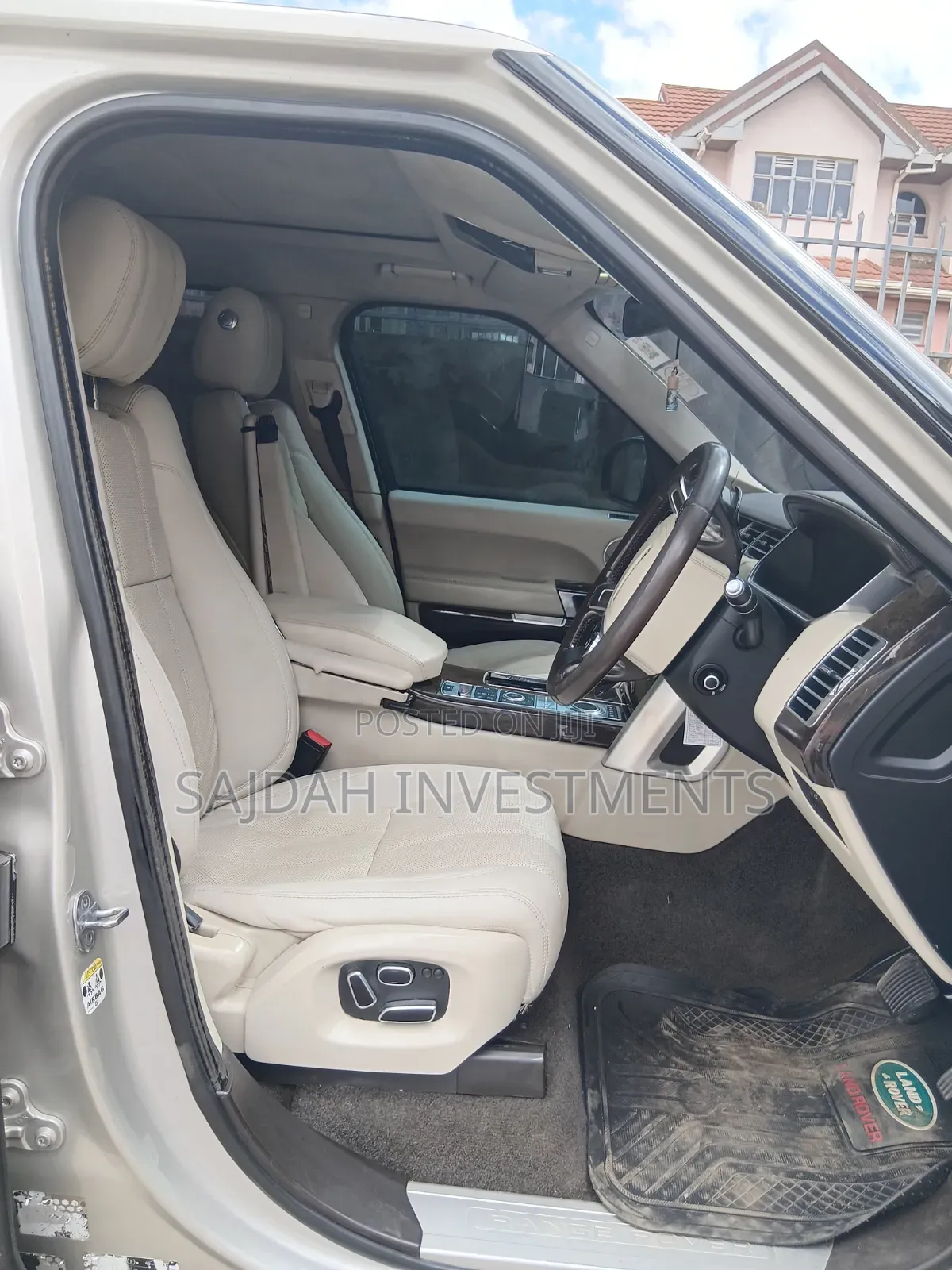 Land Rover Range Rover Vogue 2012 Gold