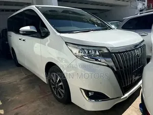 Toyota Esquire 2019 Pearl