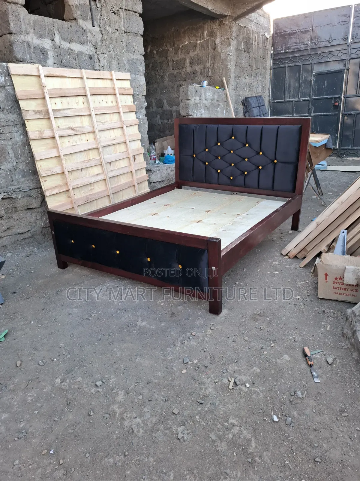 Dependable Modern Mocket Bed on Offer!!