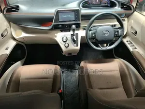 Toyota Sienta 2019 Red
