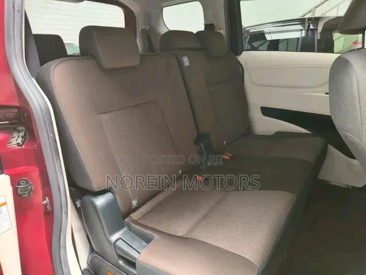 Toyota Sienta 2019 Red
