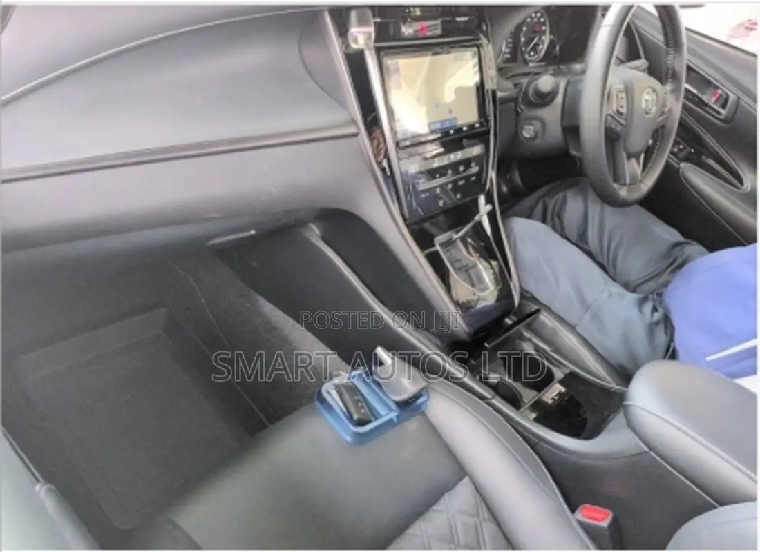 Toyota Harrier 2.0 2019 Black