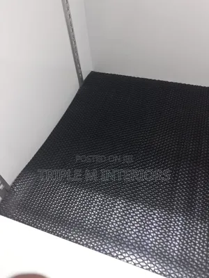 Long-Lasting S-Pattern Drain Mat