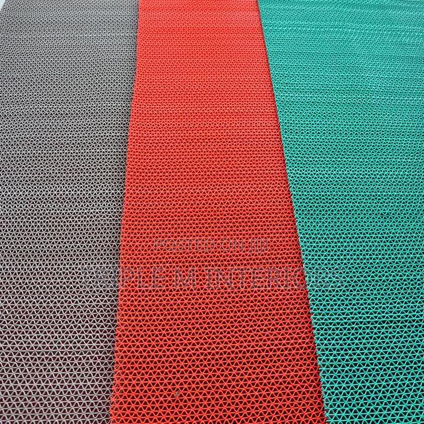 Maxgrip S-Pattern Perforated Floor Mat - main view