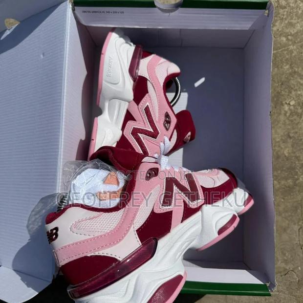 New Balance 9060 *Fuchsia Pink* - thumbnail 2