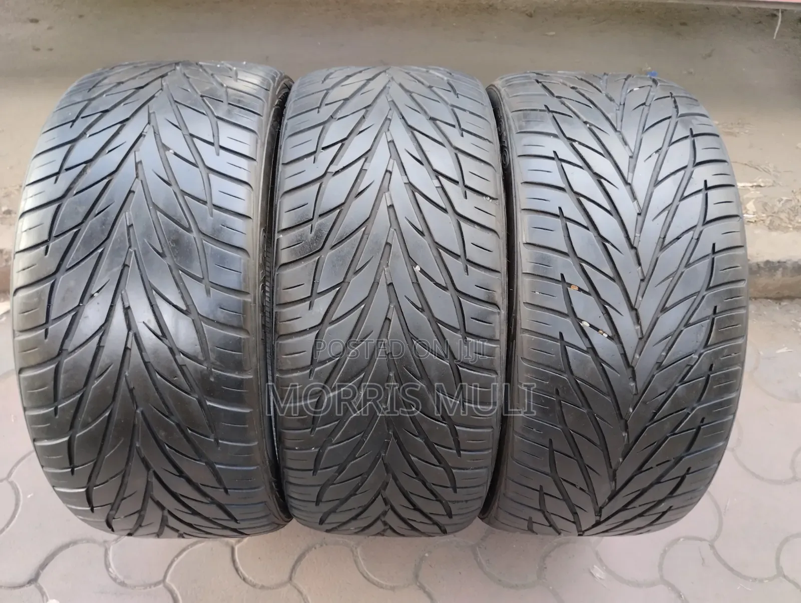 285/35r22 Toyo