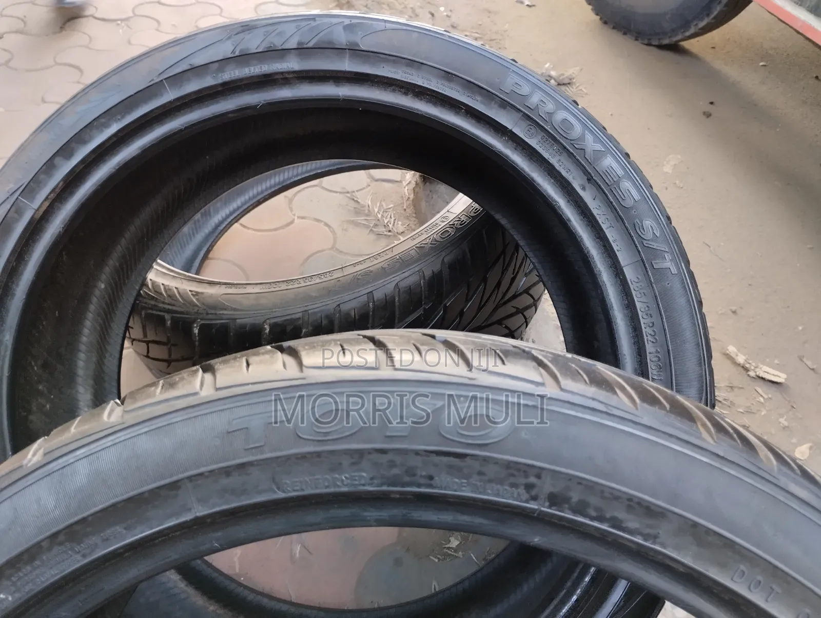 285/35r22 Toyo