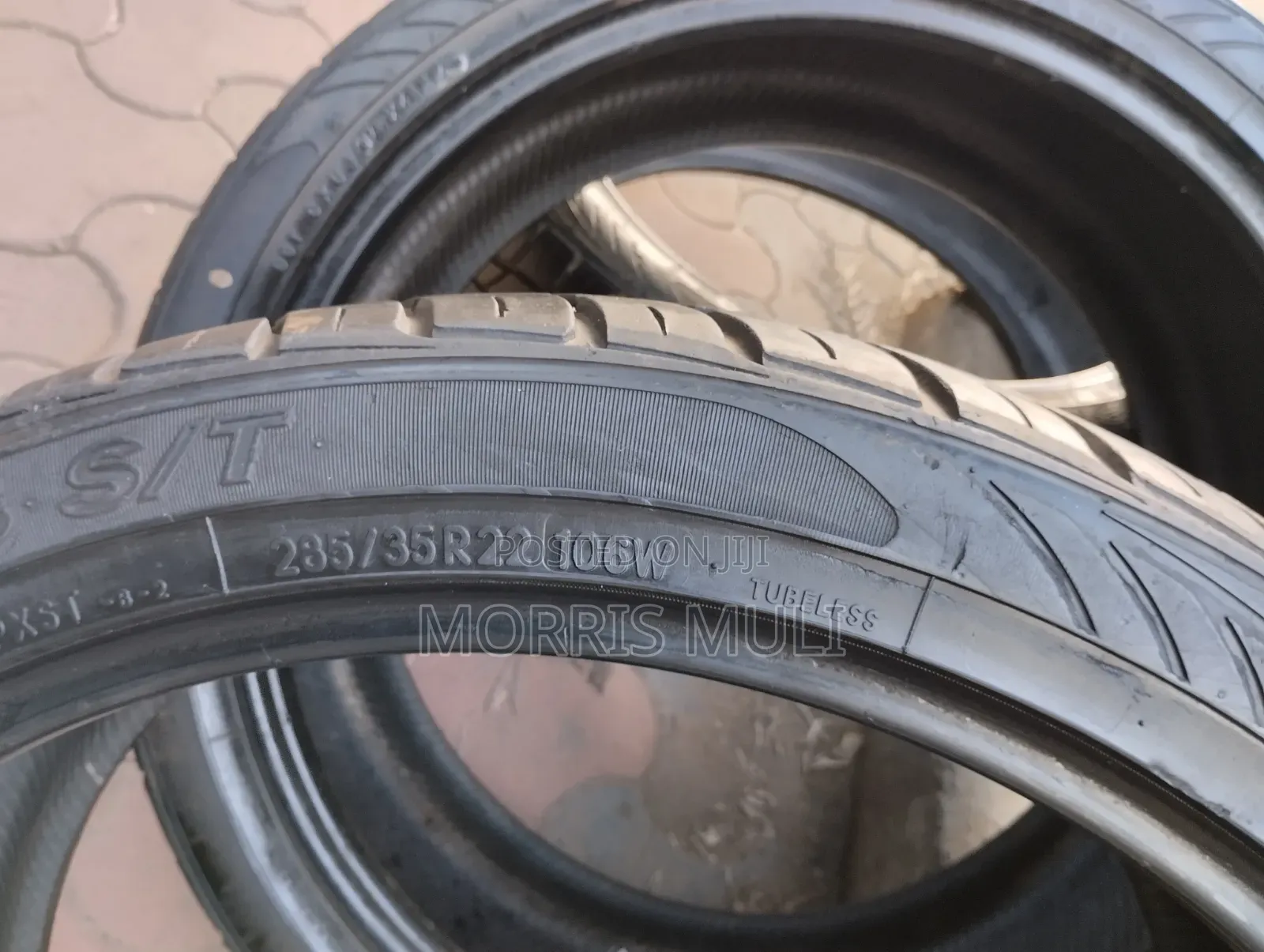 285/35r22 Toyo