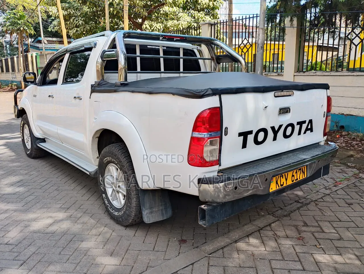 Toyota Hilux 2013 White