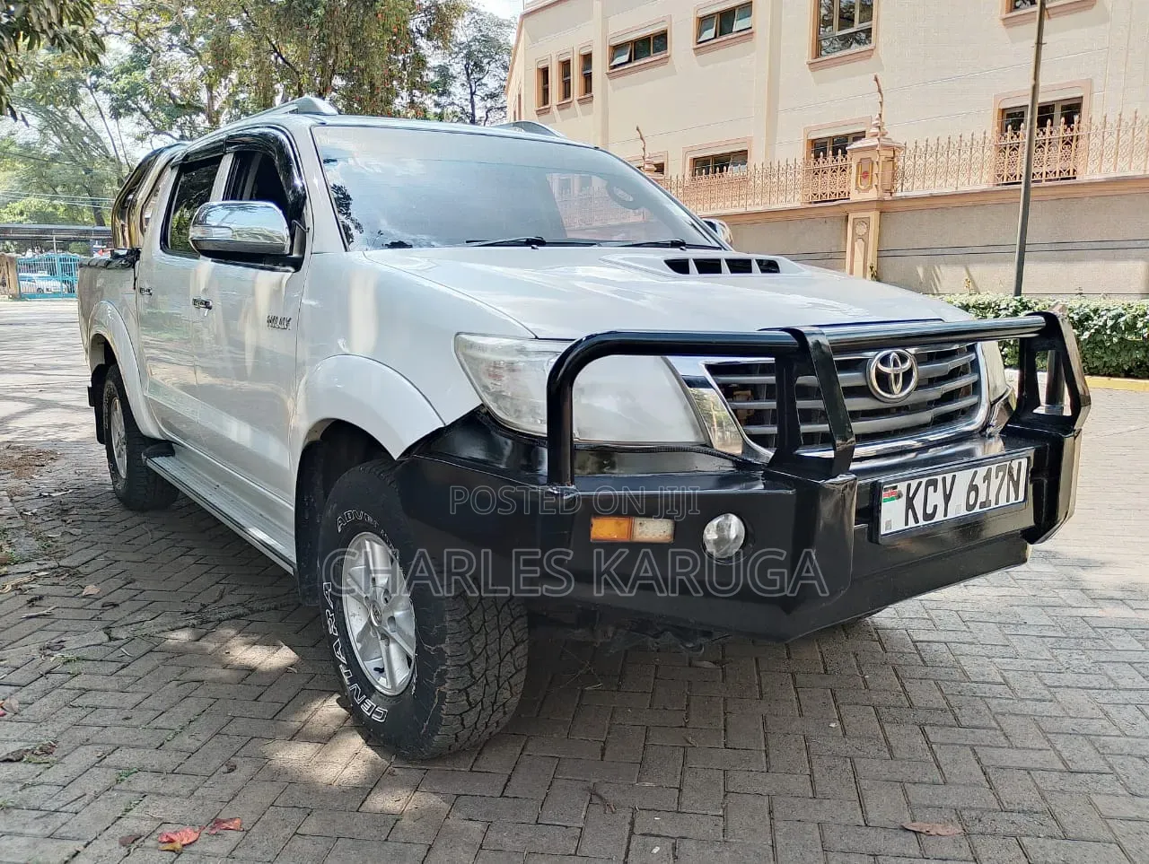 Toyota Hilux 2013 White