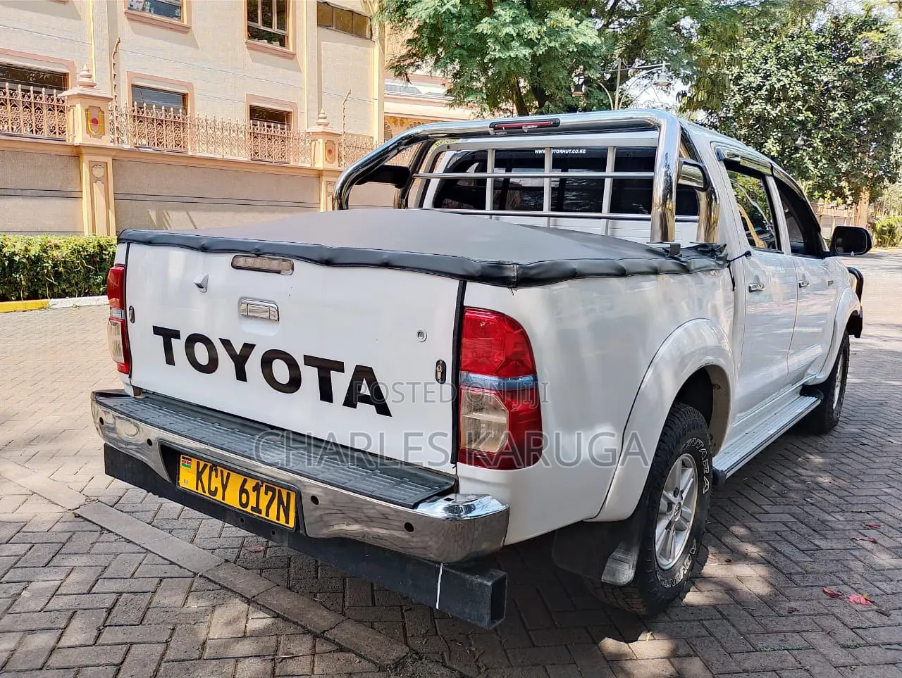 Toyota Hilux 2013 White
