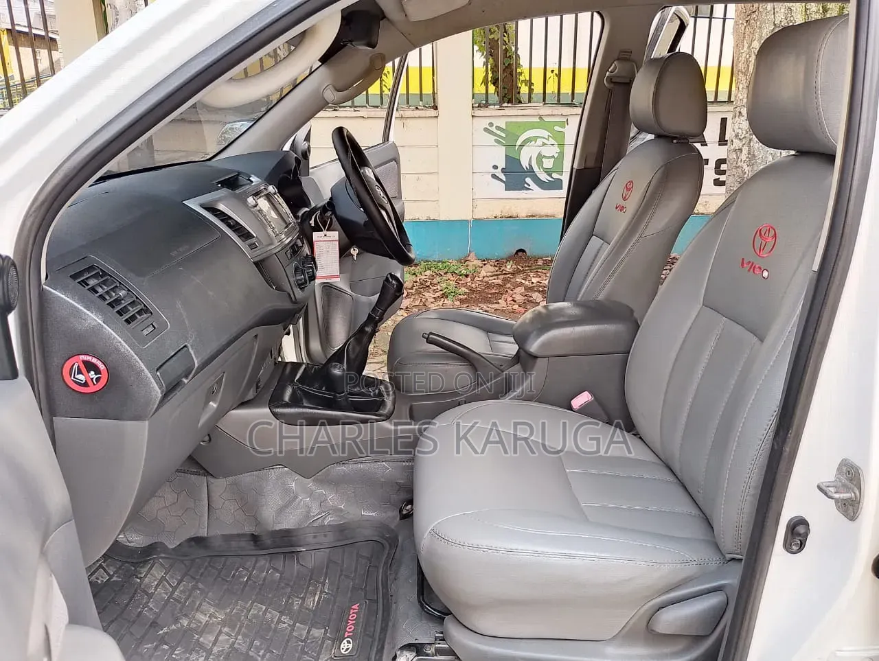 Toyota Hilux 2013 White