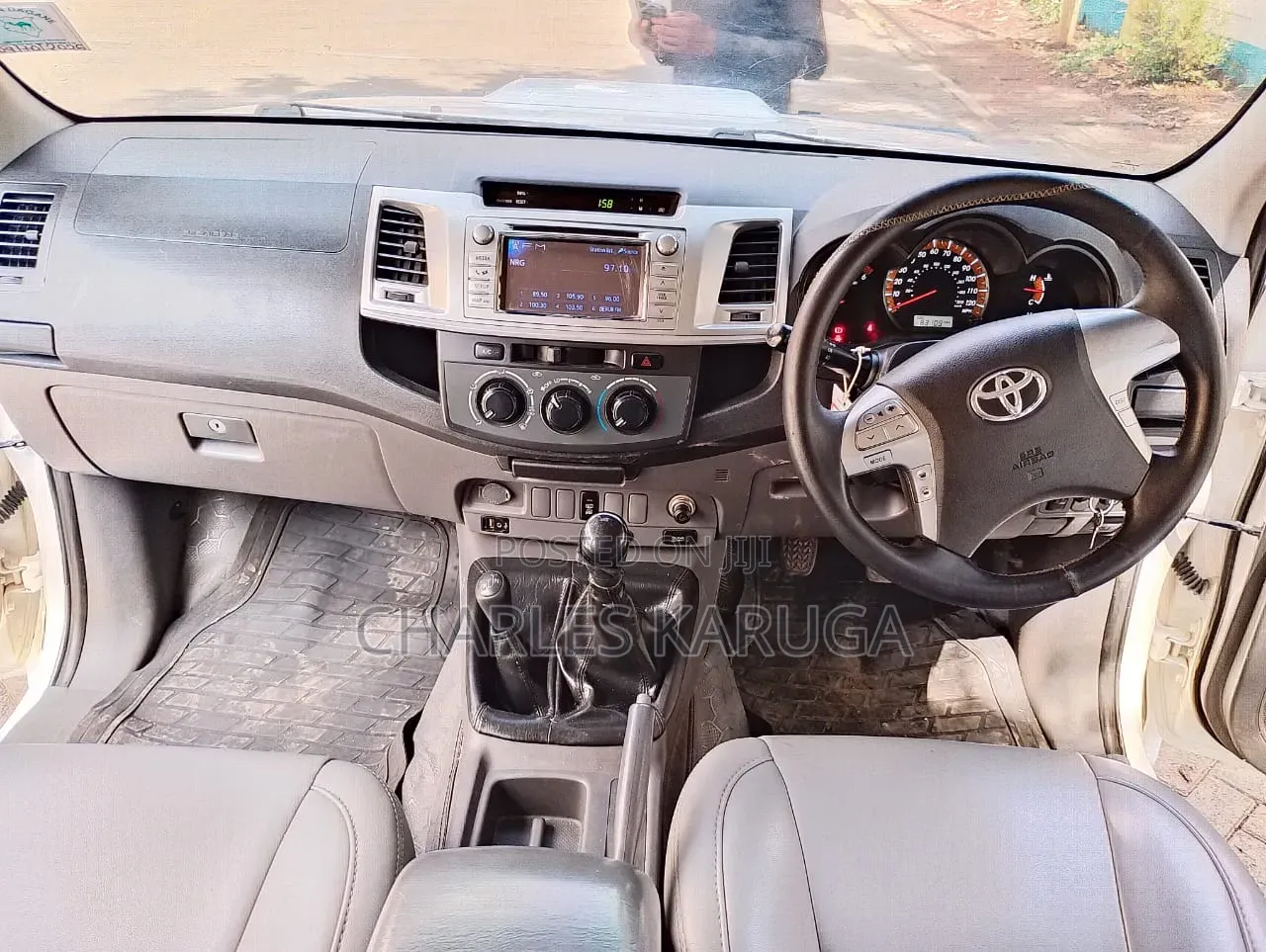 Toyota Hilux 2013 White