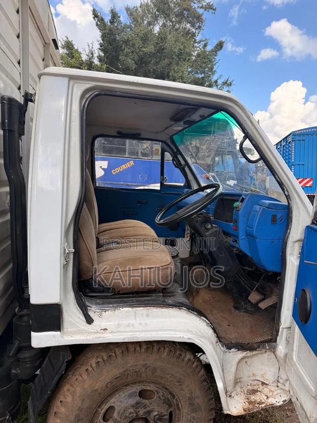 Isuzu NKR Open Body - thumbnail 3