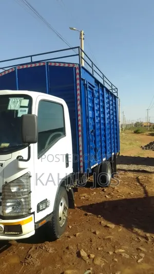 Isuzu NMR Closed Body