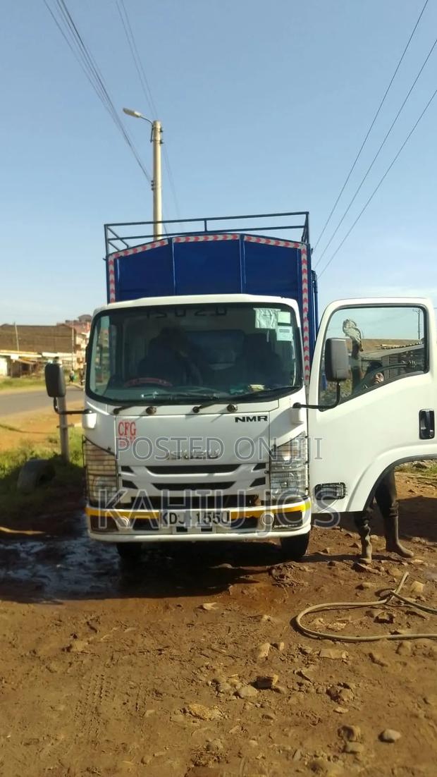 Isuzu NMR Closed Body - thumbnail 3