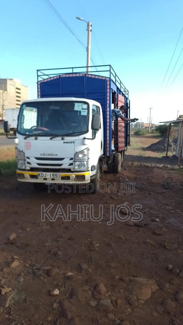 Isuzu NMR Closed Body