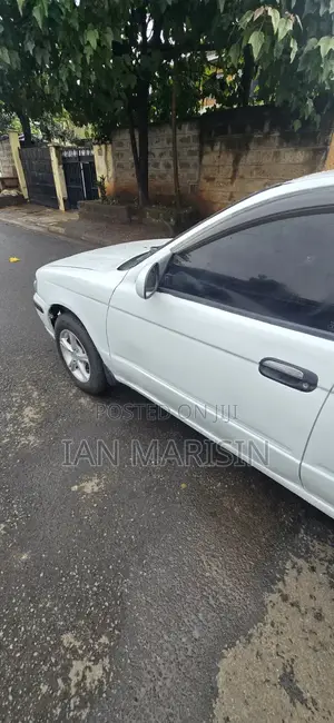 Nissan Sunny 1999 White