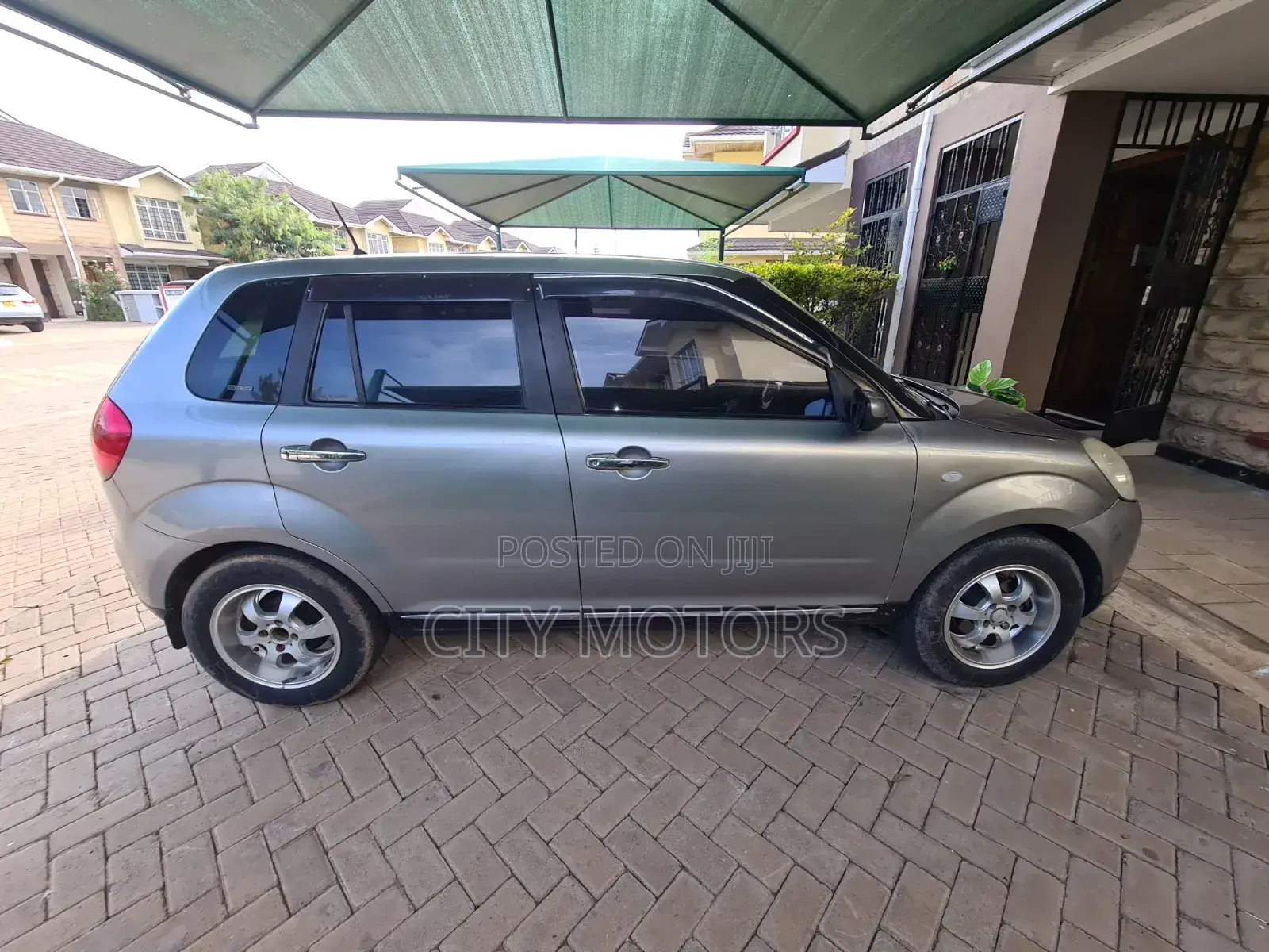 Mazda Verisa 2009 Silver