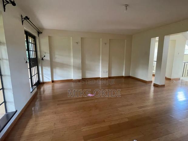 5bdrm Mansion in Hardy for sale