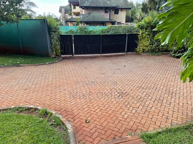 5bdrm Mansion in Hardy for sale - thumbnail 2