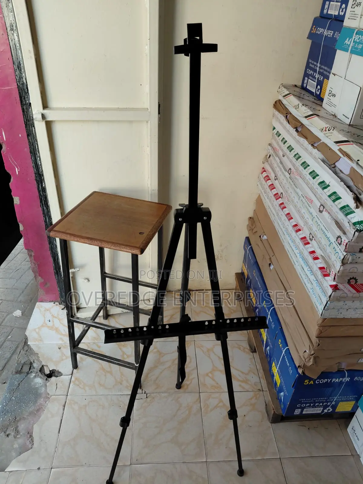 Tripod Stand Ideal for Whiteboards
